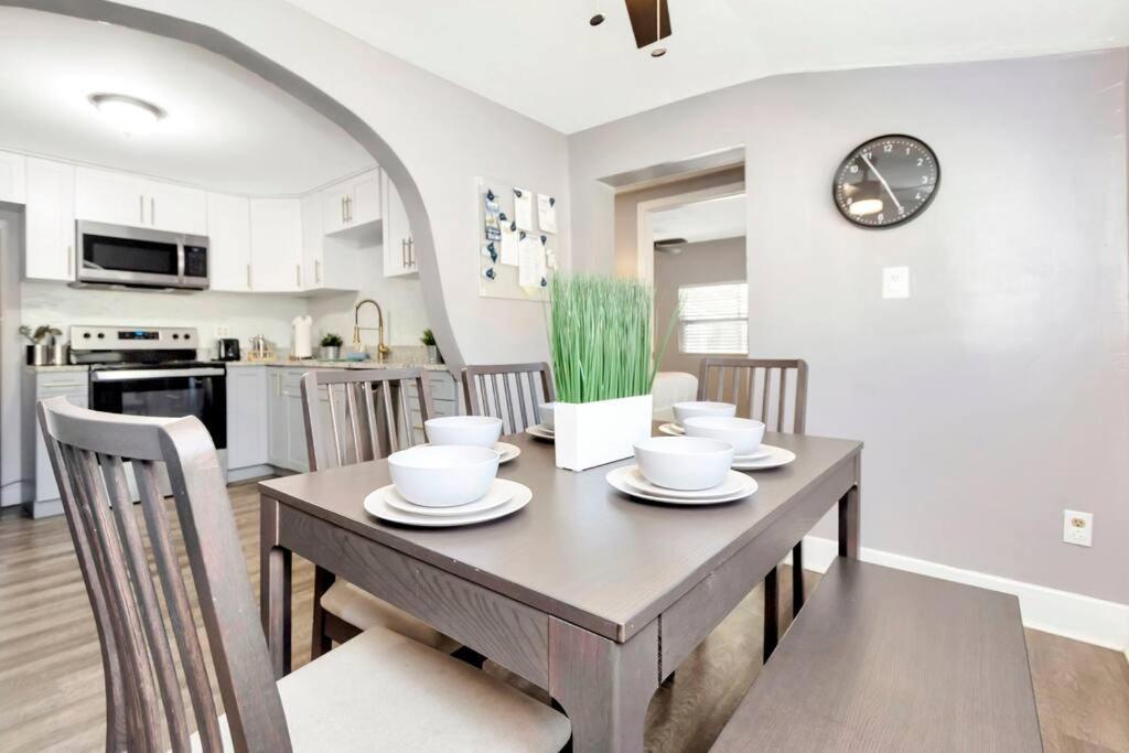 Cozy Bungalow With Patio & Grill, Private And Location Tampa Exterior photo